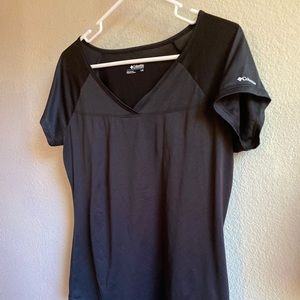 Women’s Columbia workout shirt